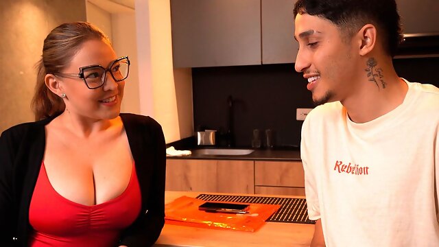 Busty Real Estate Agent Tries to Convince Her Client to Buy by Giving Him a Good Cock Blowjob.