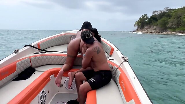 Pregnant amateur Latina banged hard and deep on a boat