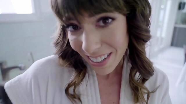 Brown-eyed MYLF Vera King helps stepson with his throbbing boner