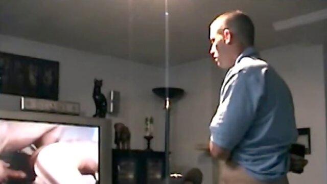 Str8 Marshall Gets Licked