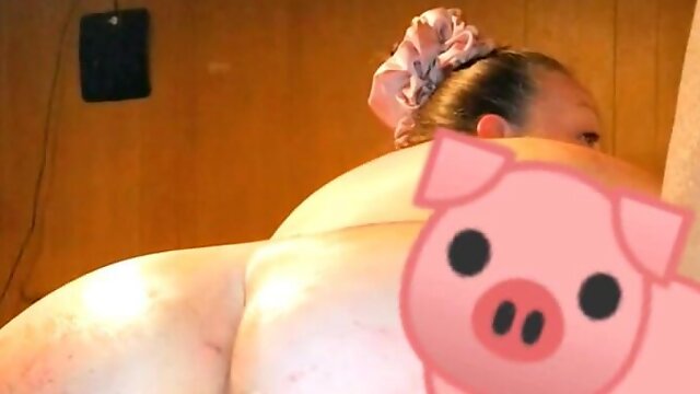 Clear Dildo in Piggy Asshole Comes Out Clean Every Stroke