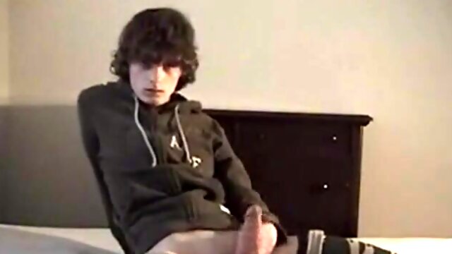 Humungous Lollipop Youngster Pokes a Bottle and Jizzes Stiff