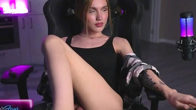 Ladyboy Solo