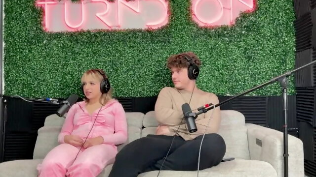 Maxie Mellow Brand New to Porn Talks What Turns Her on