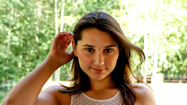 Stella Jegante smiles at the cam before jilling off