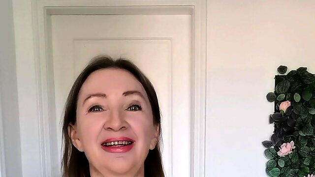 Boobs Bounce and Dangle with a Cheerful Granny