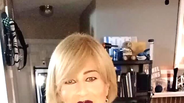 Crossdresser, Mature