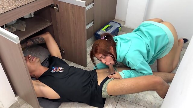 Hot chubby mom sex story