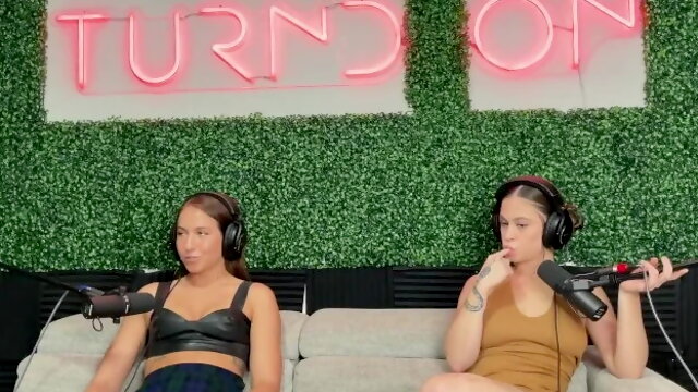 Josie Tucker Talks Dirty with Violet Reign, Wild Hookups, Content Trades, Gap...