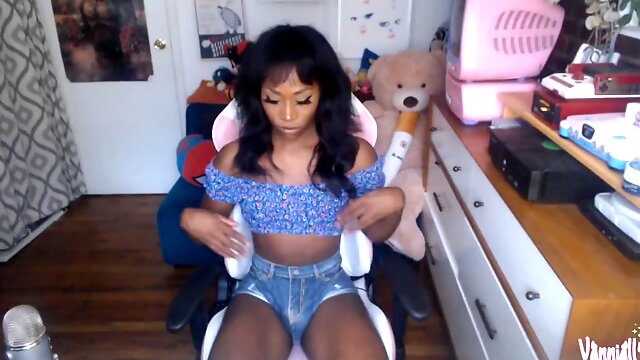 Self Facial, Shemale
