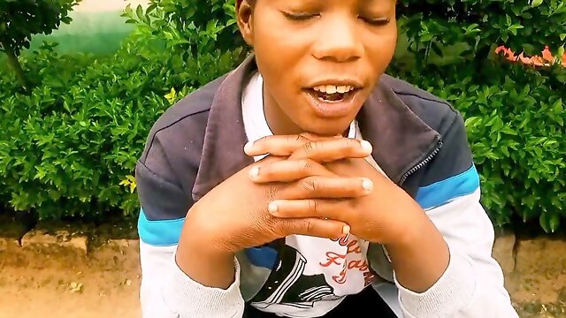 Haarig, 18 Jahre, Afrikanisch