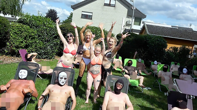 Neighborhood Sluts - Outdoor Bareback Gangbang