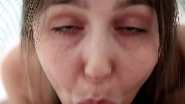 Ręczna Robota, Sperma W Ustach