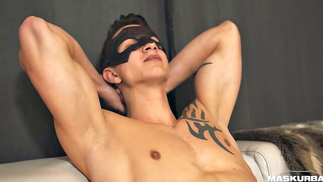 Hunk Manuel Deboxer Worships Twink - Maskurbate