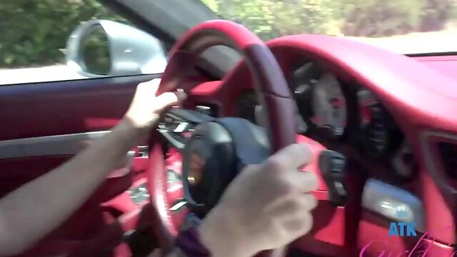 Sperma Drinnen, Blondine