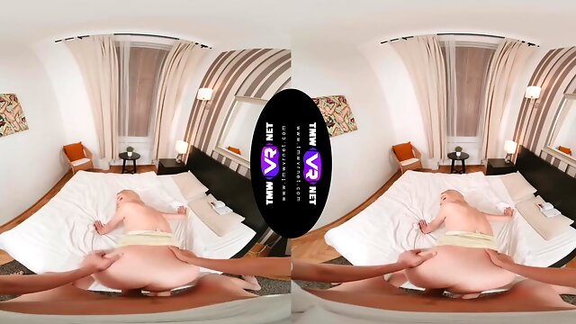 TmwVRnet - Jessica Jade - Planning journey with a spear in her arms