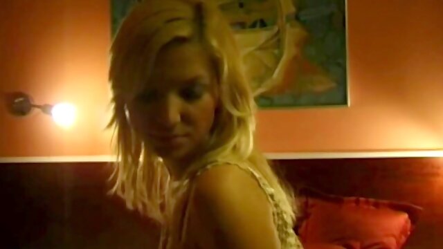 Hot Solo Naked, Strip