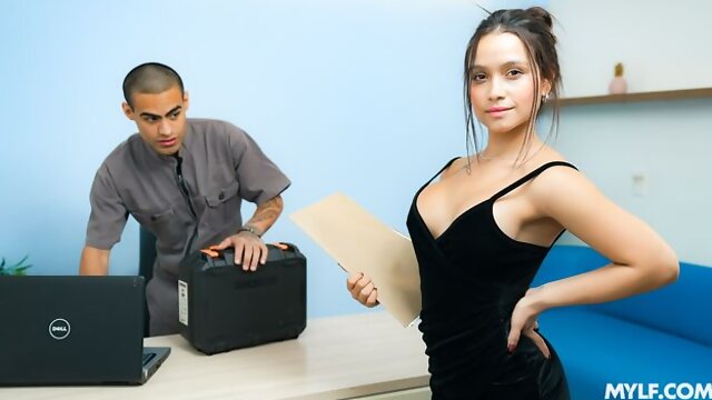 Watch irresistible Lorena Dolls video