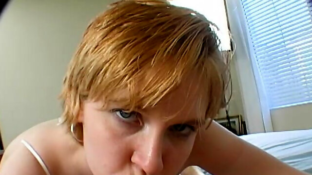 Cheveux Court, Amatrice, Fait Maison, Avale, Sperme Dans La Bouche