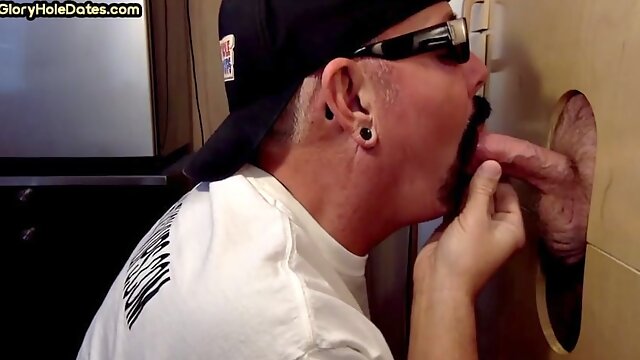 Auntie cocksucking at gloryhole