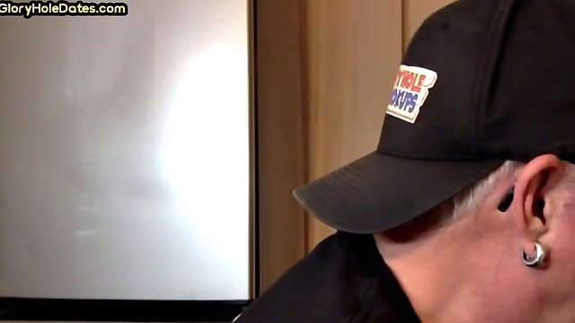 Amateur cocksucking at gloryhole