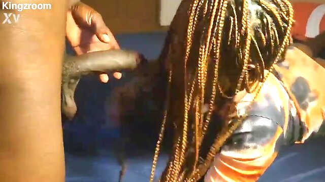 Ebony booty babe amateur porn