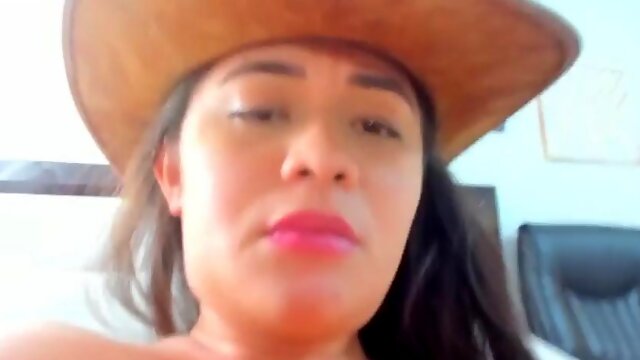 Thick ass tan skinned just round and wide and yummy big