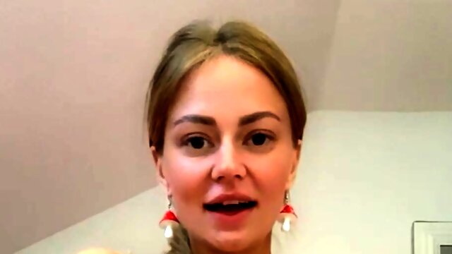 Big boob brunette masturbates on webcam