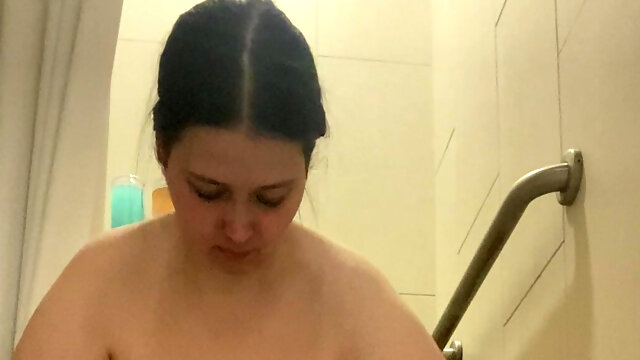 Inexpertly Riding My Pink Dildo