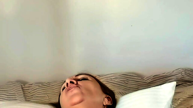 Mature MILF Gets Very Strong Real Orgasm