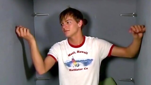 Hot Young Twink Glory Hole Fun