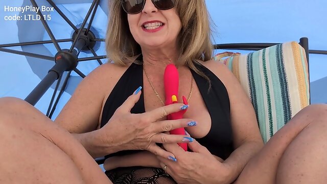 Wanna have fun neighbor
