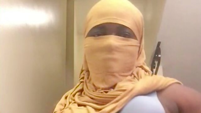 Shemale And Girl, Hot Crossdresser, Ladyboy, Arab