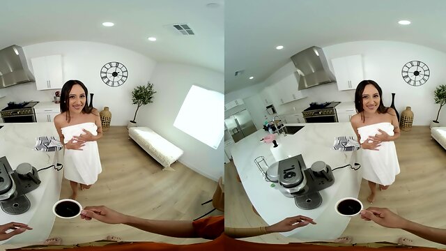 Naughty girlfriends: Lola Aiko