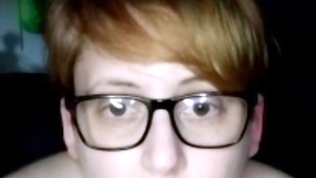 Close up MILF masturbation