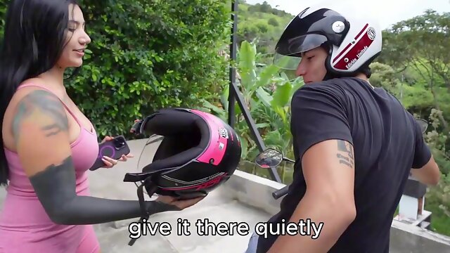 A sex-starving brunette gives up her juicy pussy for orgasm