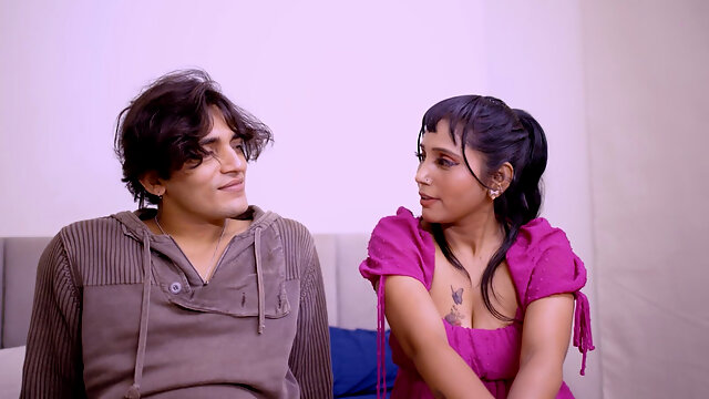 When Indian Beautiful Bhabhi Was Alone at Home, She Called Her Neighbor Boyfriend and Had Sex with Him