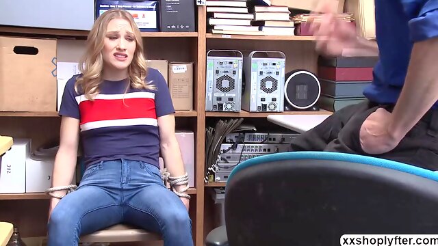 Shoplifter Kasey Miller makes LP officers penis better