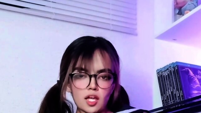 Sexy hottie Anetta Keys enjoys a solo toy masturbation