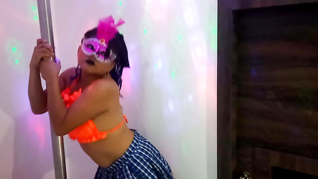 Stepmother Fulfills Her Sexual Fantasy of Behavior Like a Student