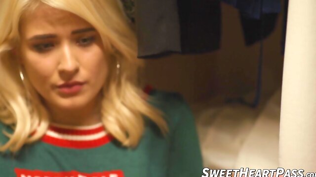 Fabulous Jessie Saint gargled toes in a xxx gash gobbling with nasty Sabina Rouge