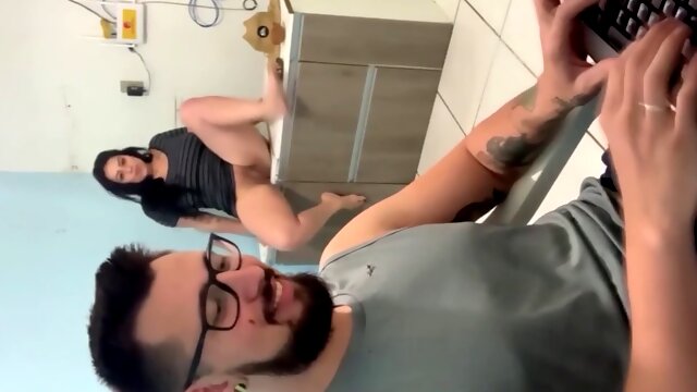 The bi-atch came to suggest herself while I worked and I gave her what she desired, COCK IN THE ASS