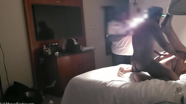 Behind the Scenes: Arab Babe Roxie Sinner Takes on Monster BBC