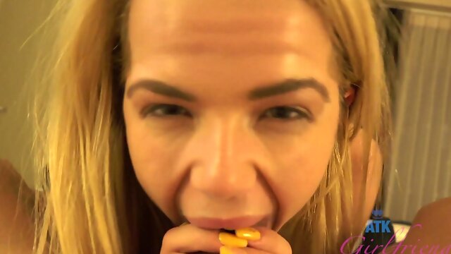 Blonde princess bends booty to fuck hardcore after she gives excellent blowjob