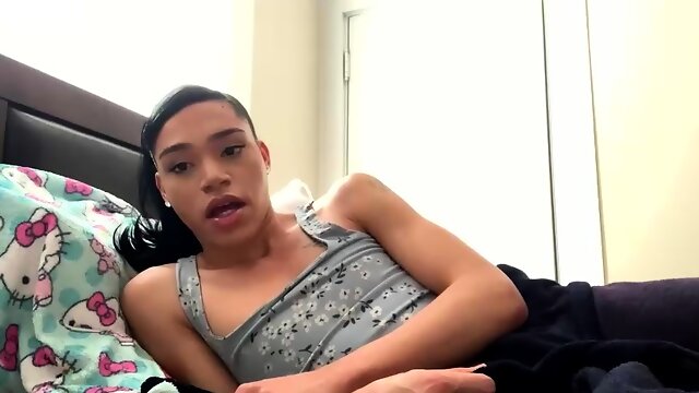 Blonde and ebony sluts share black cock
