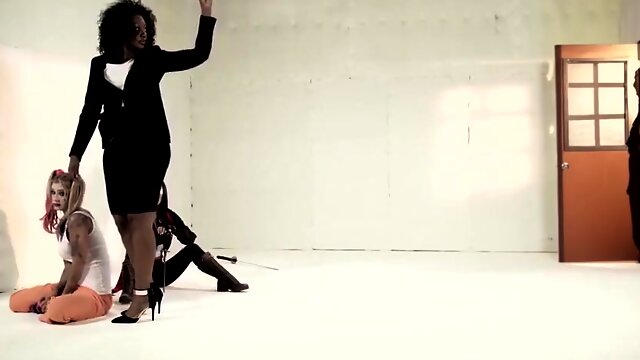 Kleio Valentien, Asa Akira - Suicide Squad