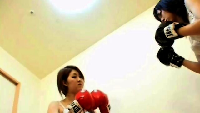 08cb2 japanese female boxing cuntbusting