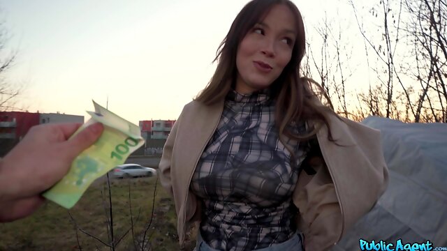 Im Freien, Spanisch, Große Titten