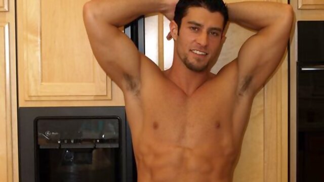 Cody Cummings kitchen solo with impressive close-ups