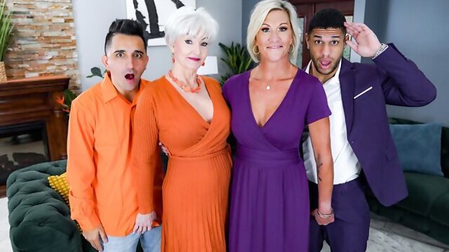 Ideal DD White and Stevie K at blowjob porn